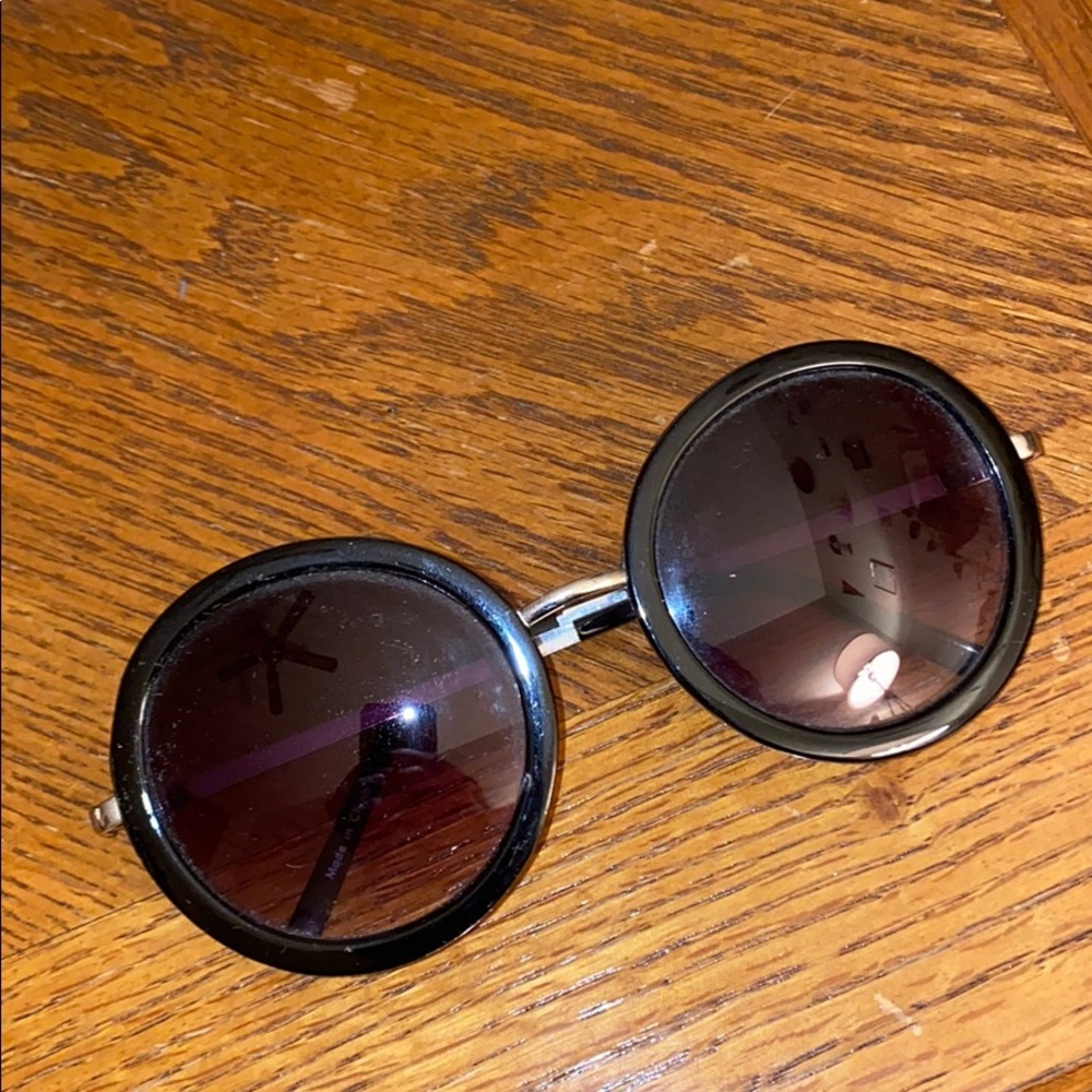 Black Round Sunglasses